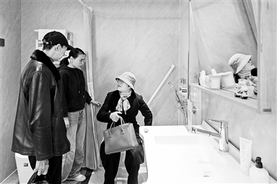 �˿����Ϻ������̵����ϻ���������ѯ�����顣 �»������ ������