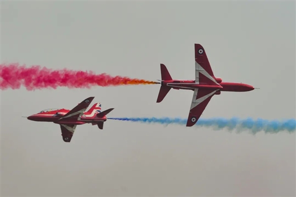 英国皇家空军红箭飞行表演队的传统英国世界标志蓝白红同心圆 作者拍摄