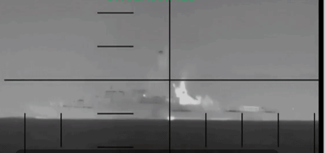 △美国军方发布在斯里兰卡附近印度洋海域袭击伊朗军舰的画面