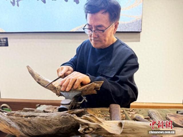 探访松花江浪木文博馆:“枯木逢春”绽放东方艺韵|非遗_新浪财经_新浪网