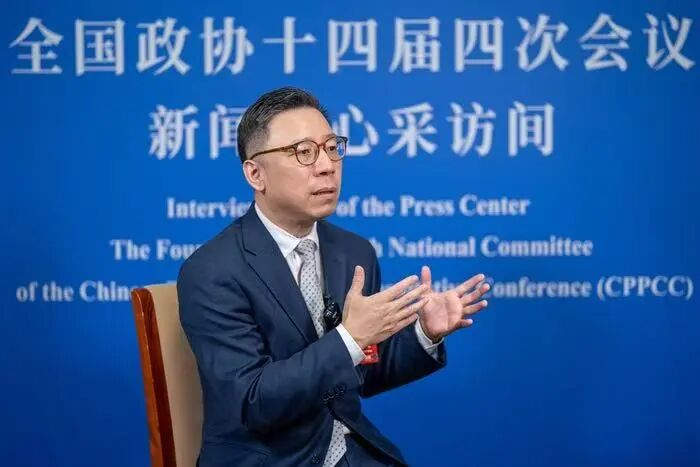 ͼΪȫ����ЭίԱ����������ѧ��½��