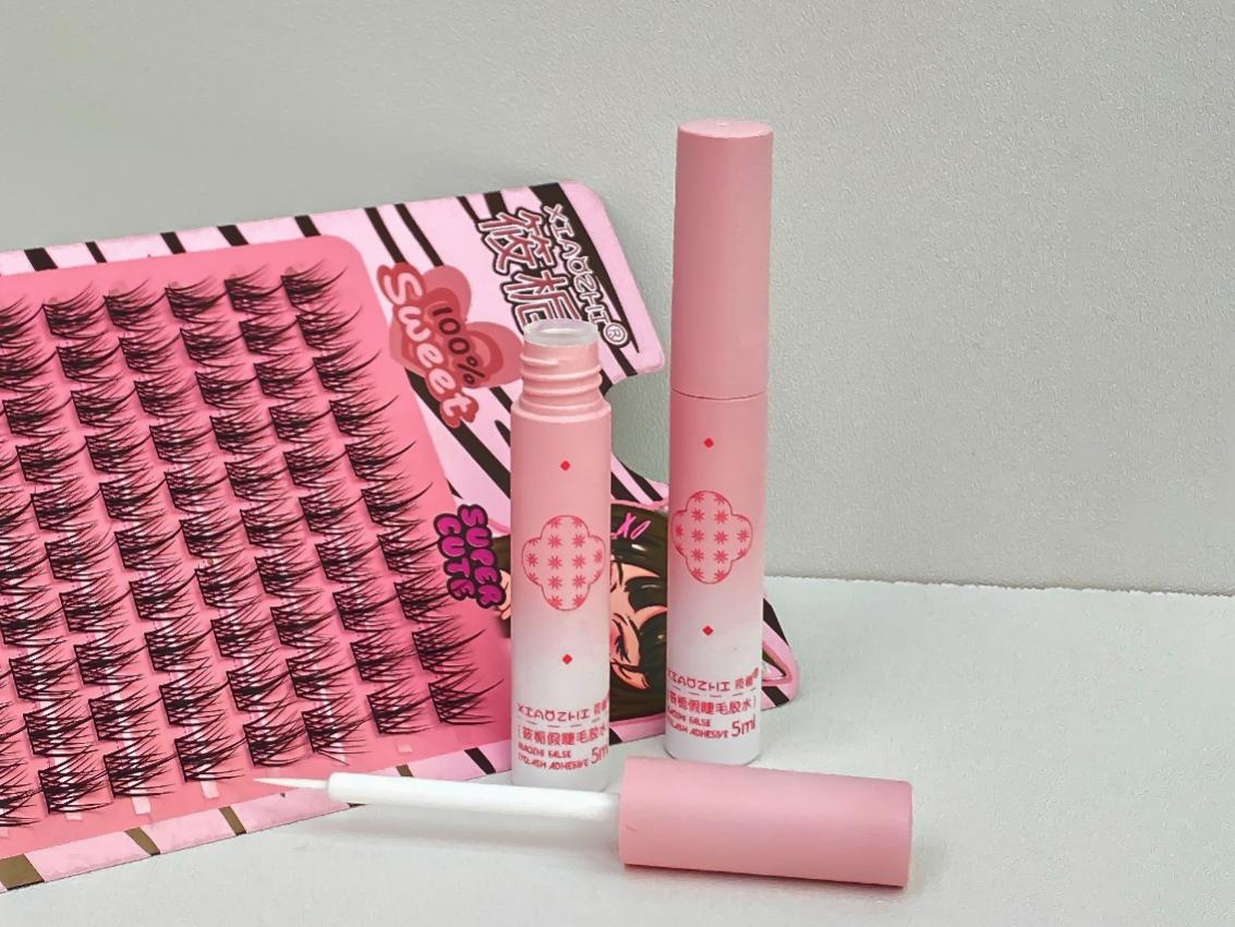 专为西部高寒地区定制的防冻假睫毛胶水。陈以昀|摄