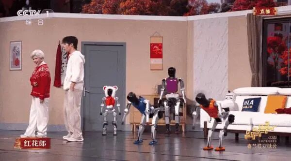 ▲马年春晚上的机器人