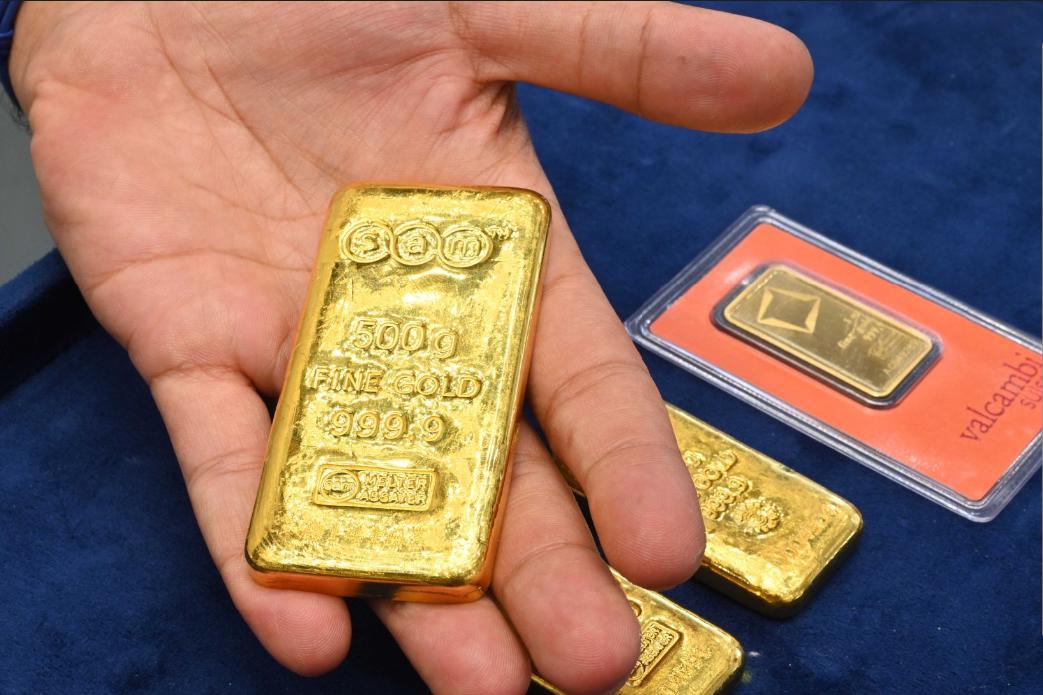 迪拜黄金打折卖？当地中国网友实探后澄清：只是黄金批发价有折扣，零售端每克1170元并未降价