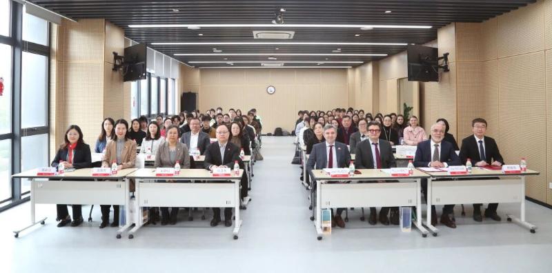 中法杰出女科学家肖像展在上海交大巴黎卓越工程师学院开幕|上海市|上海交通大学|华东师范大学|女性|科研_手机新浪网