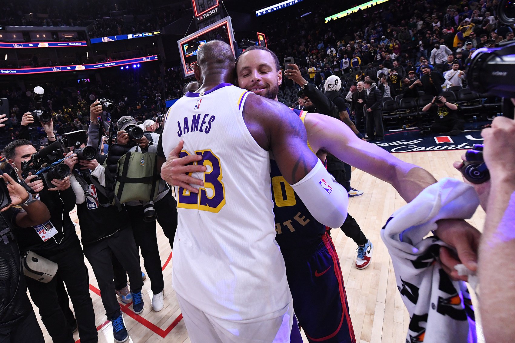 Spears：休赛期肯定会有强援加入勇士的 无论是字母哥或者詹姆斯