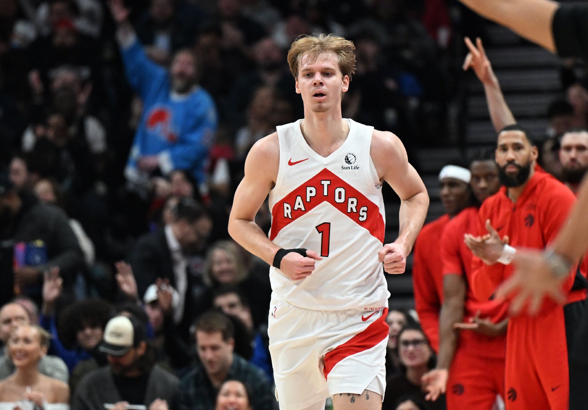 猛龙主帅：迪克已回到轮换 我们对他有很高的期待他需要继续努力