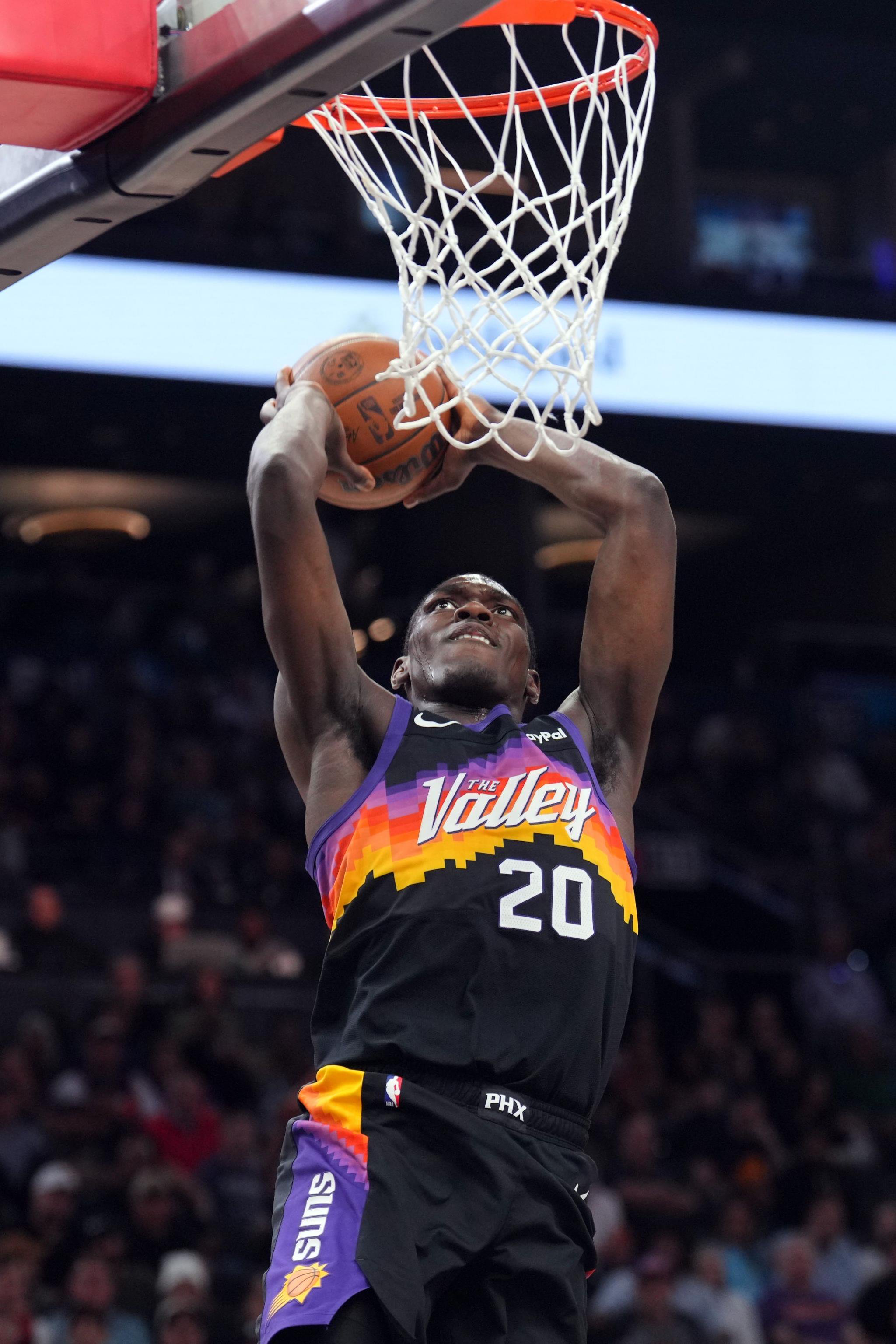 布克：弗莱明表现出色但仍虚心求教 他对胜利产生了巨大影响