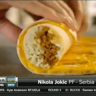 约基奇：被选中时在睡觉 当时根本不在意这些 只想着咋跟我哥摔跤