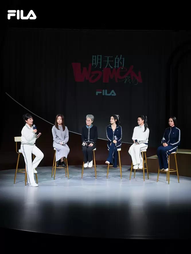著名舞者兼编舞师CiCi张灿主创并演绎现代舞《入风》及核心女性创作者深入探讨创作背后的故事与灵感来源