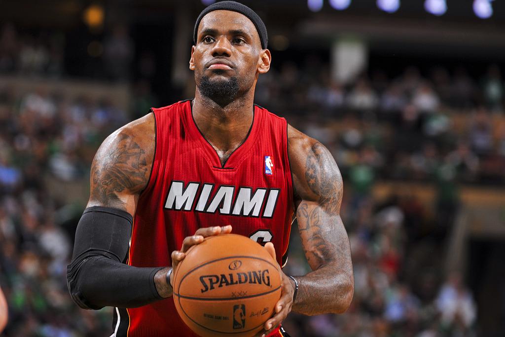 名嘴：詹姆斯最伟大时刻是12年东决G6 那场输的话生涯蒙上阴影了