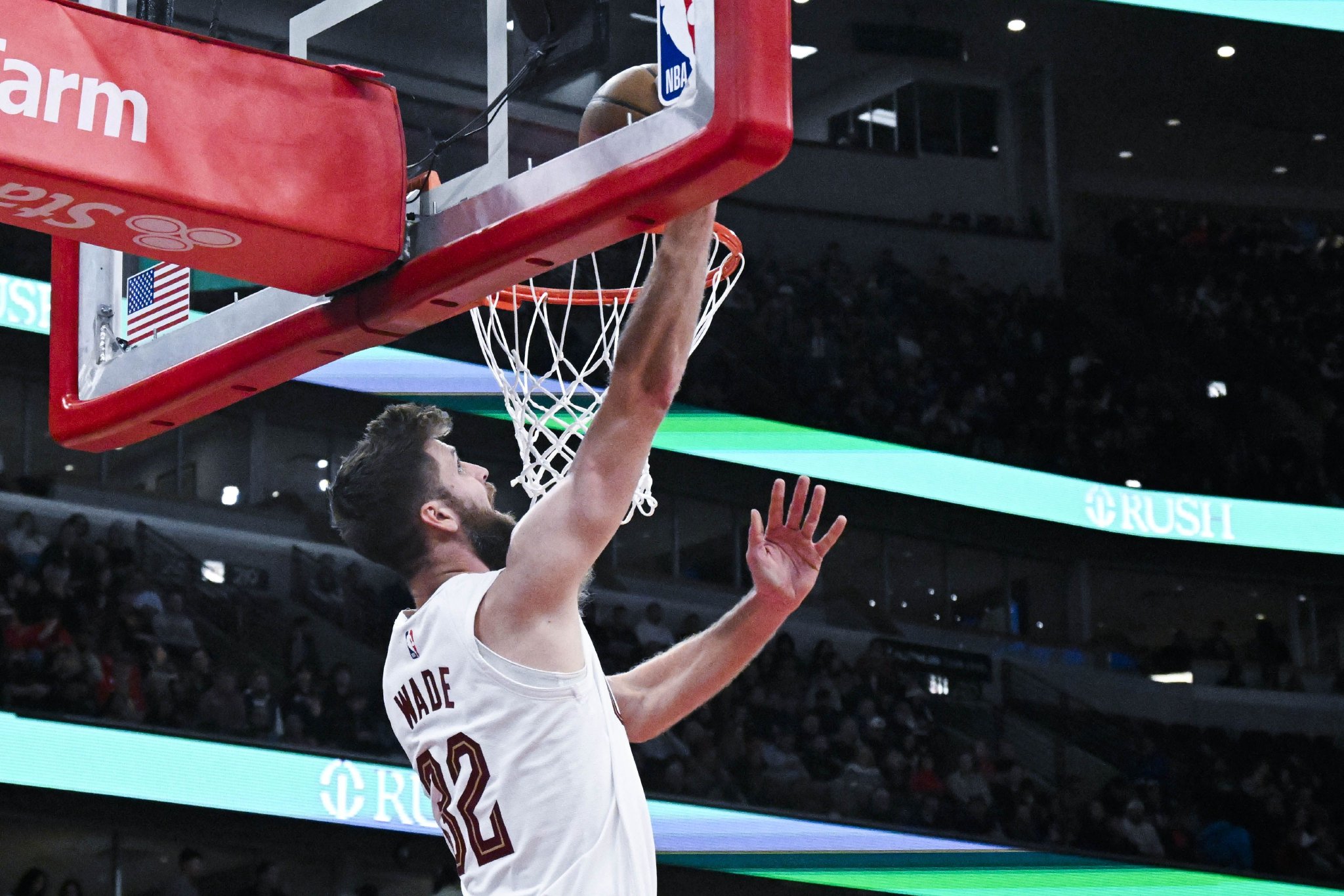 迪恩小阵容打5号位！阿特金森：他足够强壮 能抢板能提供一些护筐