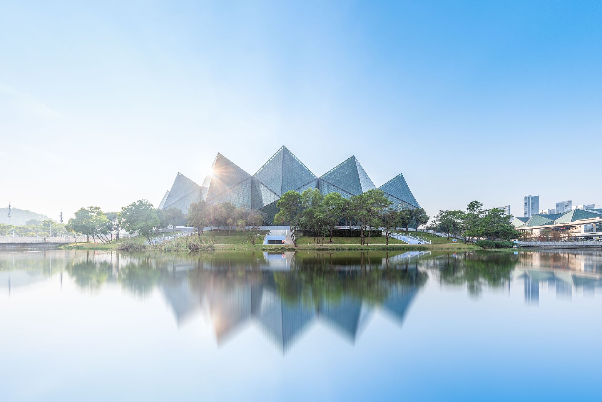 《和平精英发卡网：揭秘最佳免费资源获取攻略？》