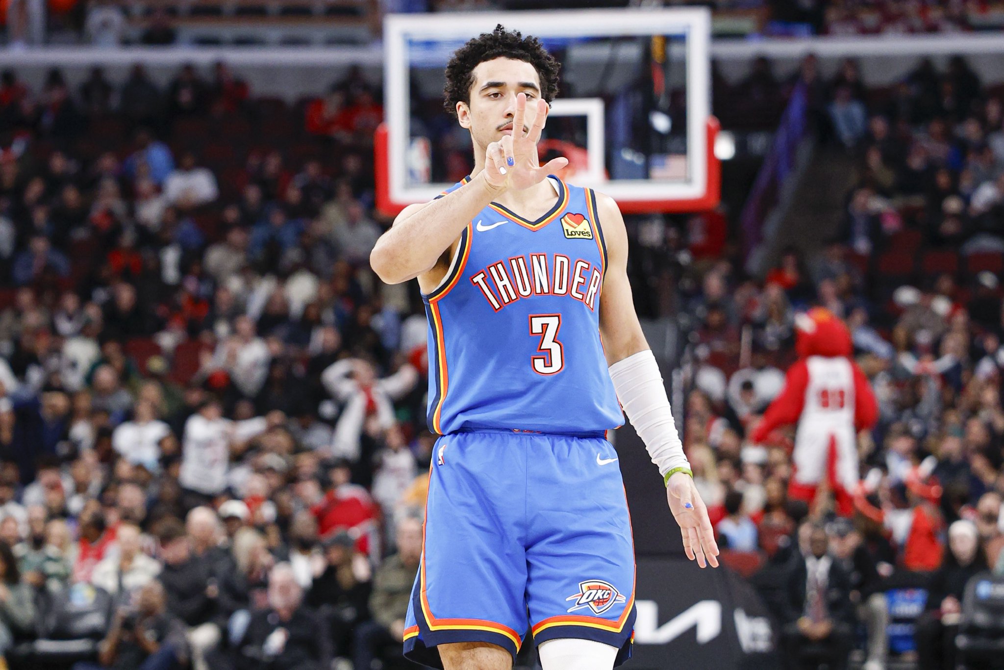 麦凯恩：76人经历让我适应了各种不同阵容 还在熟悉新队友