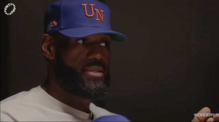 詹姆斯：我们球员希望判罚标准一致 每晚不同裁判说的都不一样