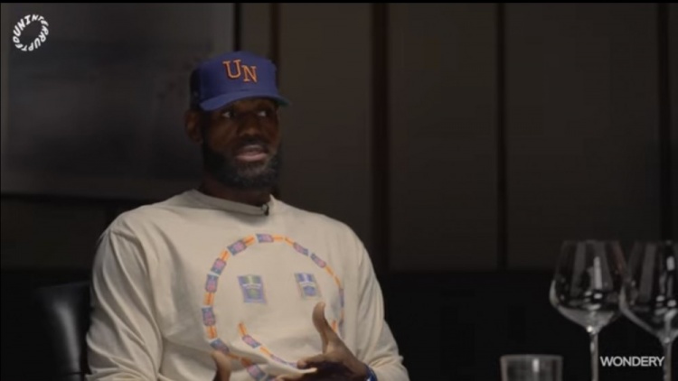 詹姆斯：一到季后赛吹罚尺度突变 你可能需要好几场比赛才能适应