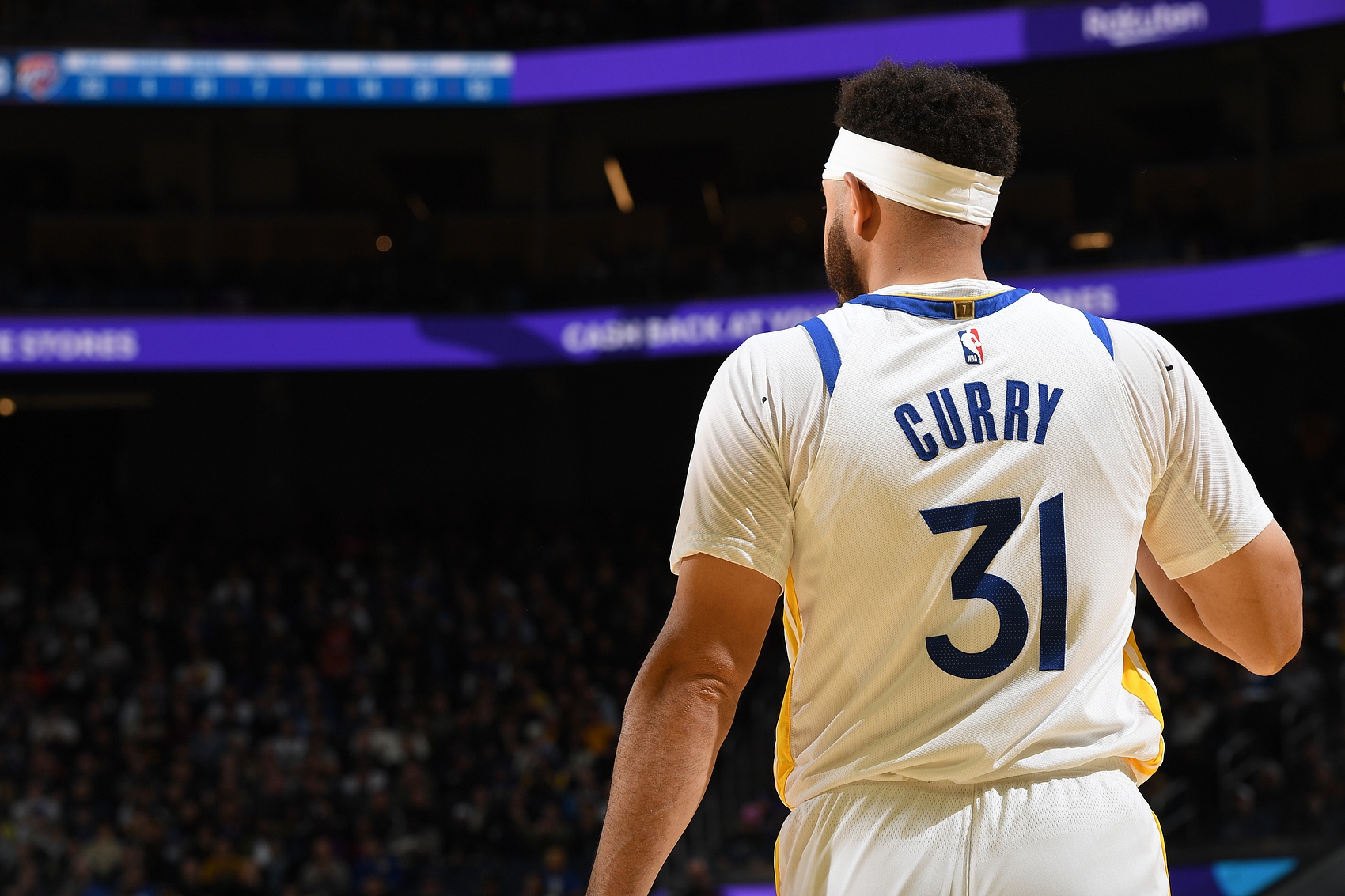 科尔：小库里将复出 霍福德波津已提前返回金州明天能出战公牛