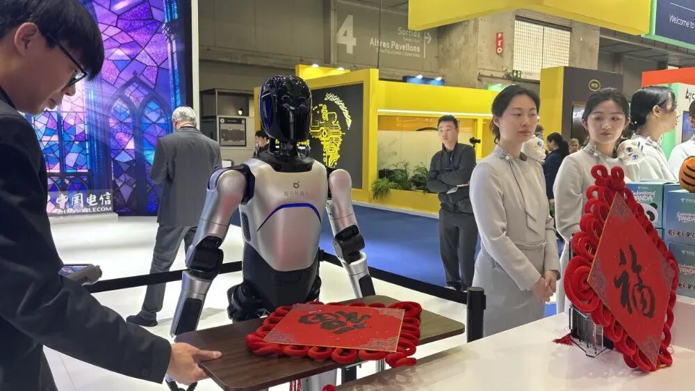 智元机器人，正解局团队现场拍摄