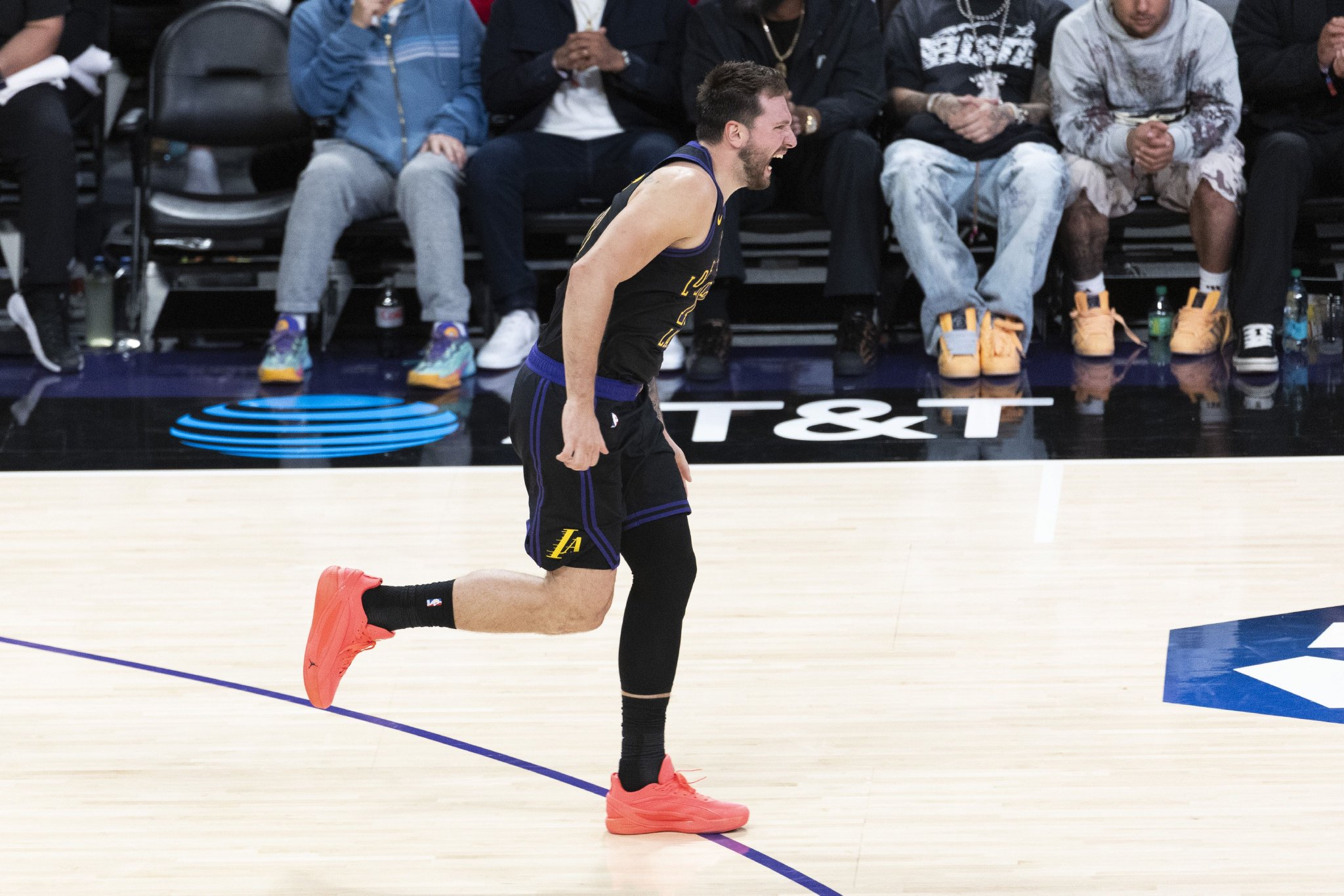 东契奇：我们每个人都助力胜利 斯玛特是我们的防守领袖