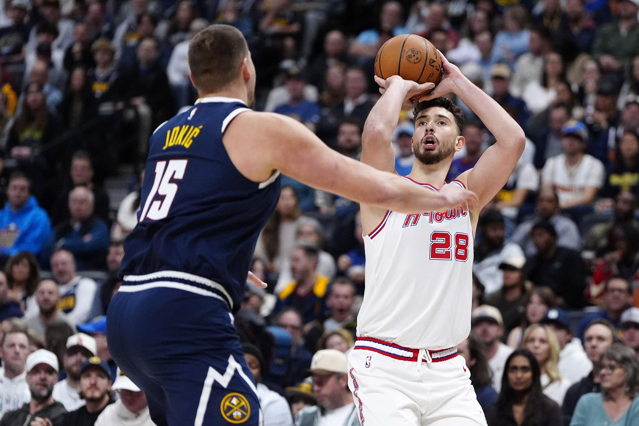 前三次交手1胜2负！火记：明天打掘金可能是赛季最重要一战