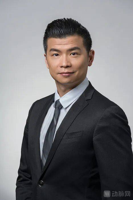 打造一笔经典的眼科跨界并购后，极目生物创始人和我们聊了聊