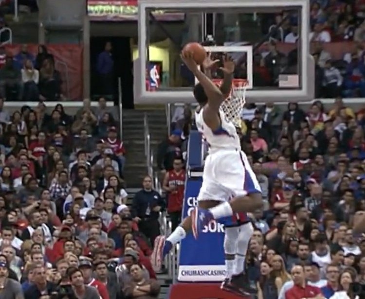 13年前的今天 小乔丹“死亡隔扣”布兰登·奈特造就名场面