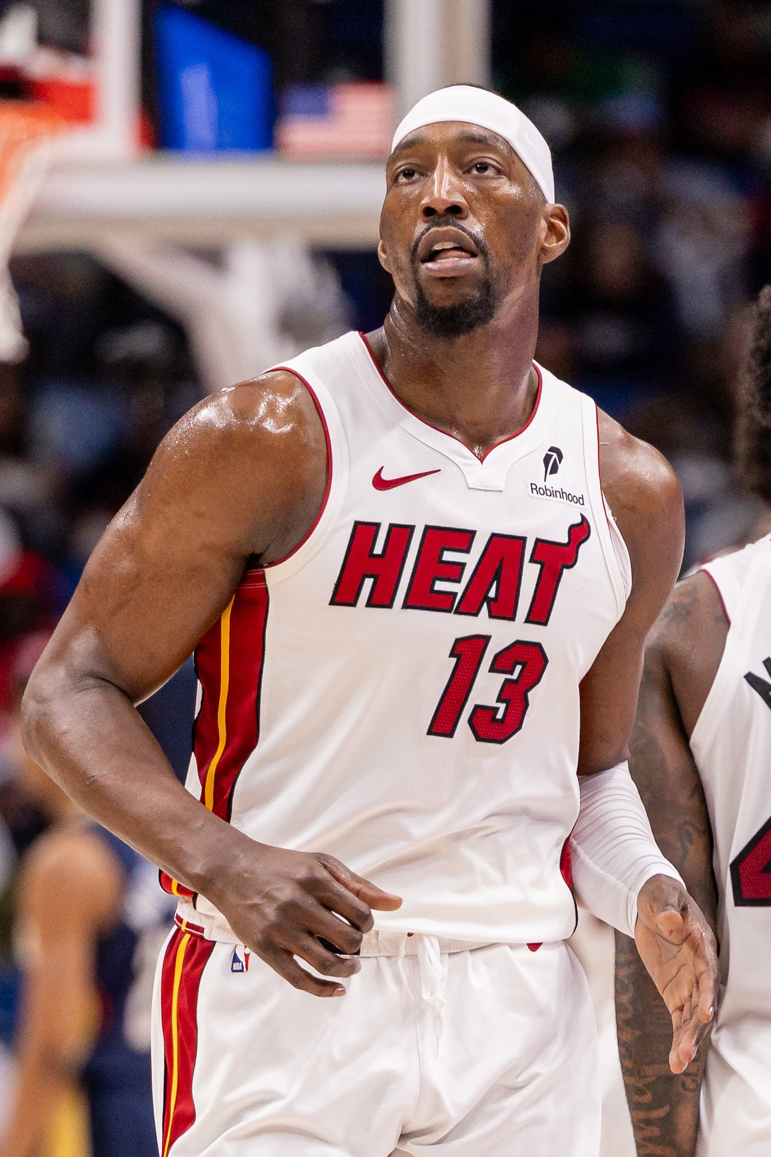 大学室友！福克斯打趣：阿德巴约83分太疯狂 很生气他得分比我多