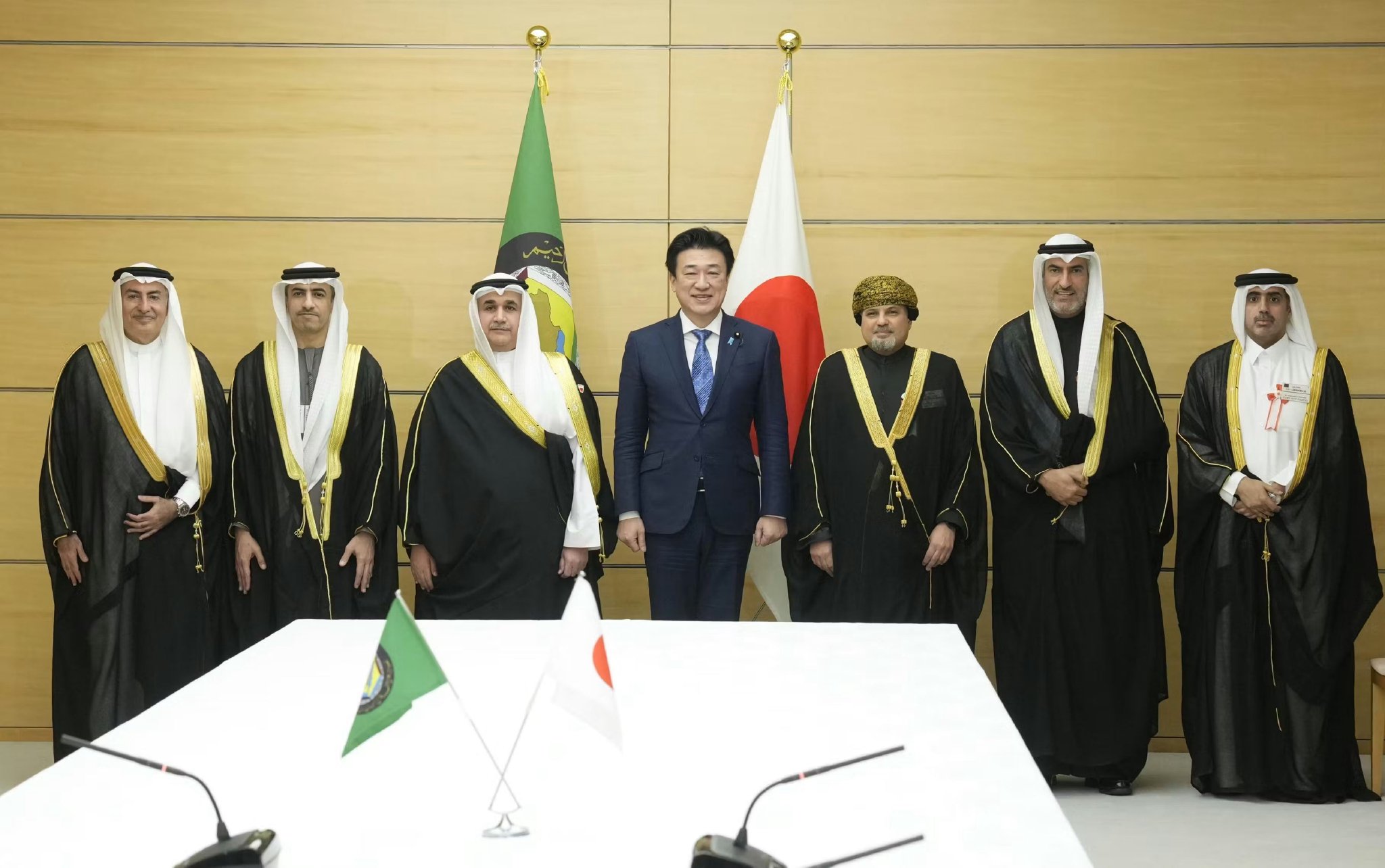 日媒：高市早苗因“疑似感冒症状”紧急取消与中东国家驻日大使会见