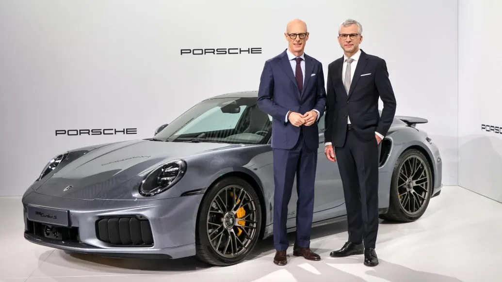 保时捷全球首席执行官骆明楷（左)与保时捷首席财务官白禹翰（右）