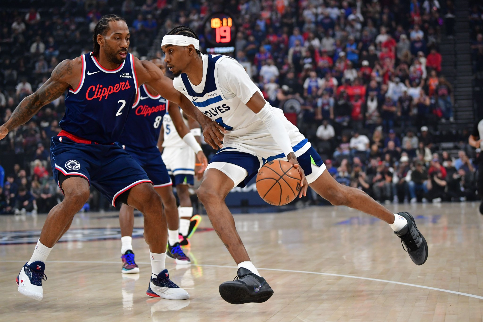 听说你很能防？伦纳德近2次面对麦丹 场均43分&三分命中率55.0%