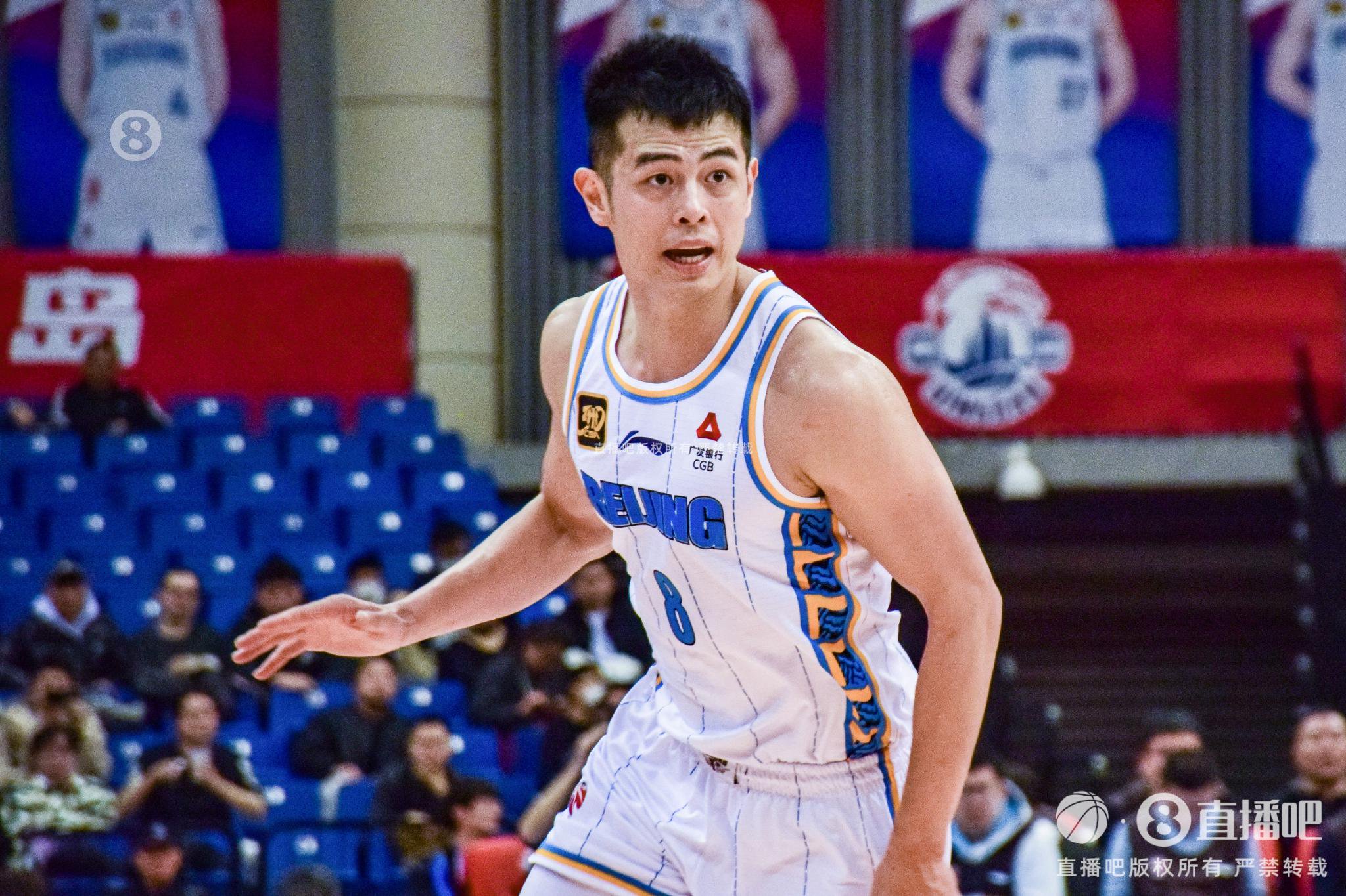 方硕：麦基的策应能力还未完成展现 还得继续磨合让他特点最大化