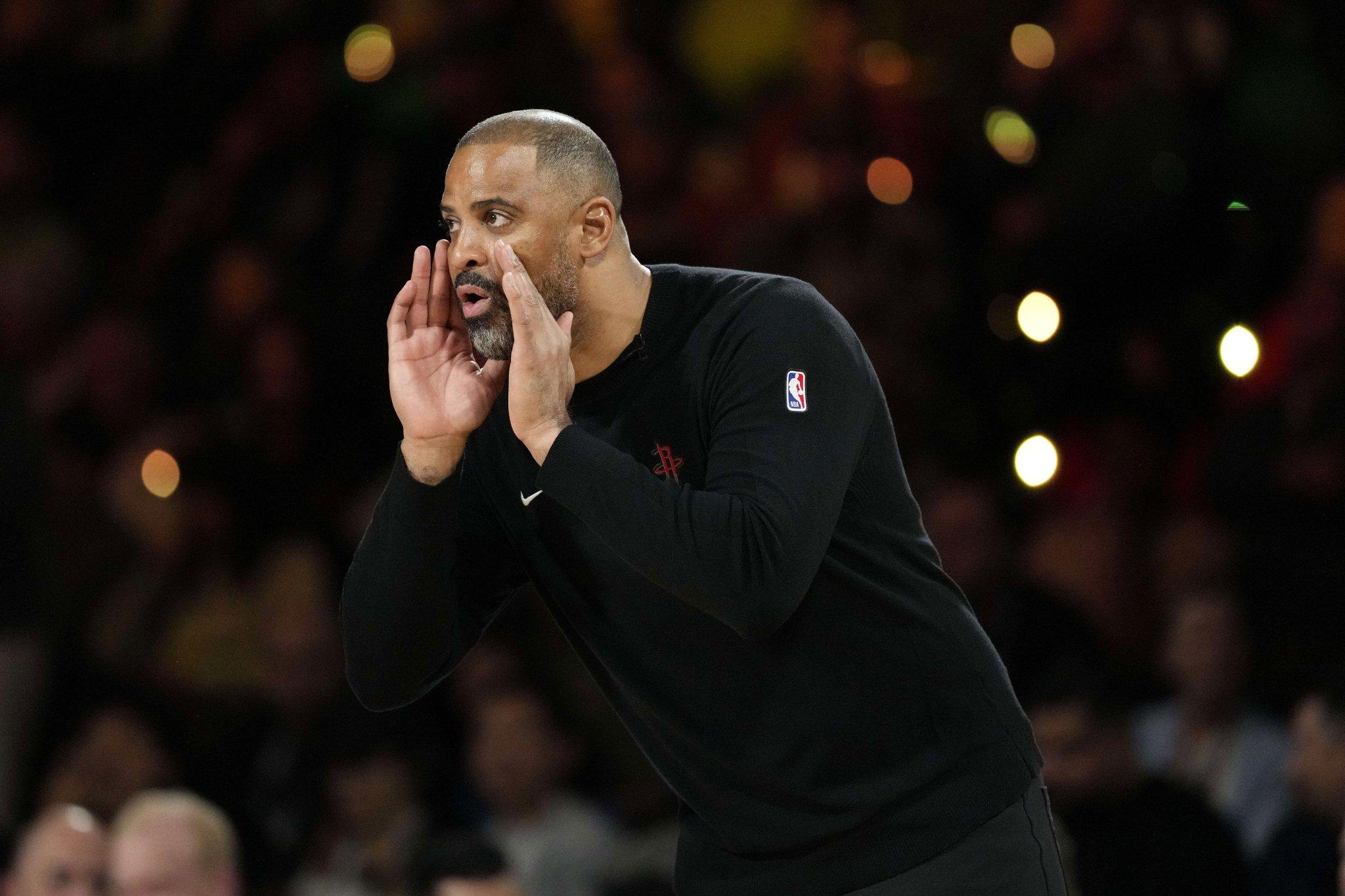 乌度卡：我们很多时候就是站在原地 既不抢篮板也不及时回防