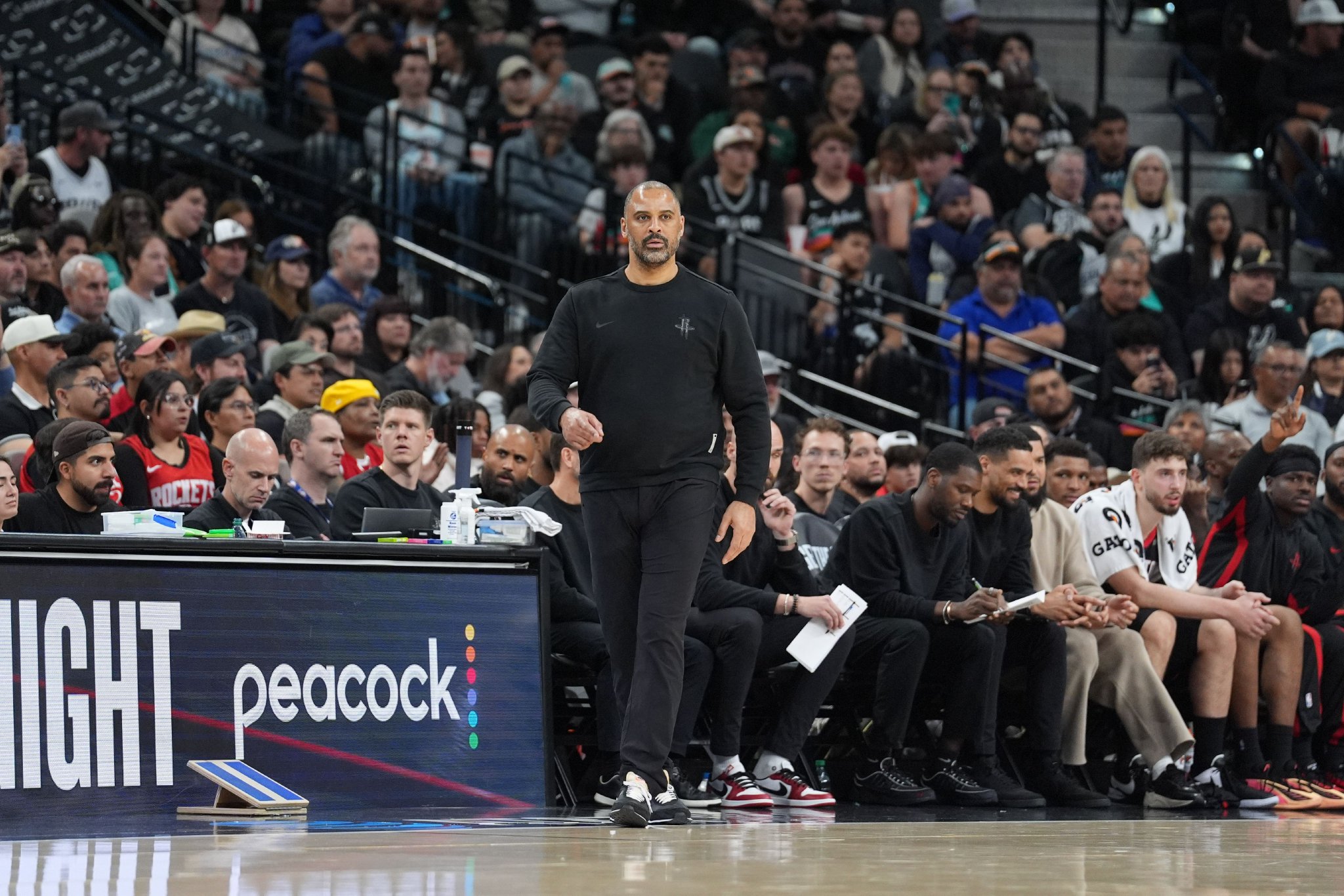 解说：火箭外线没有三分威胁牵制 空间问题又一次导致失利