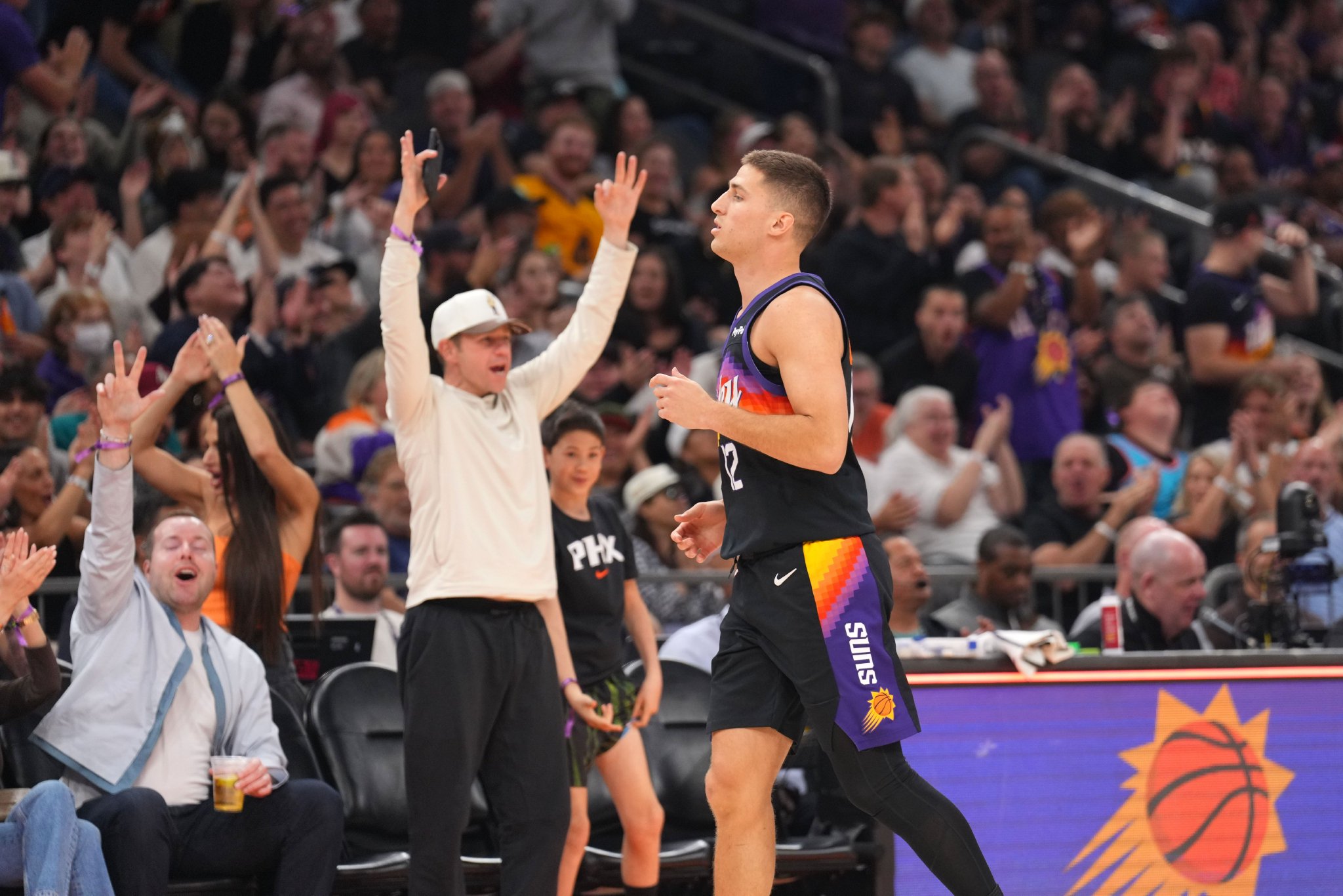 吉莱斯皮达成单赛季200记三分球！太阳队史第五人！