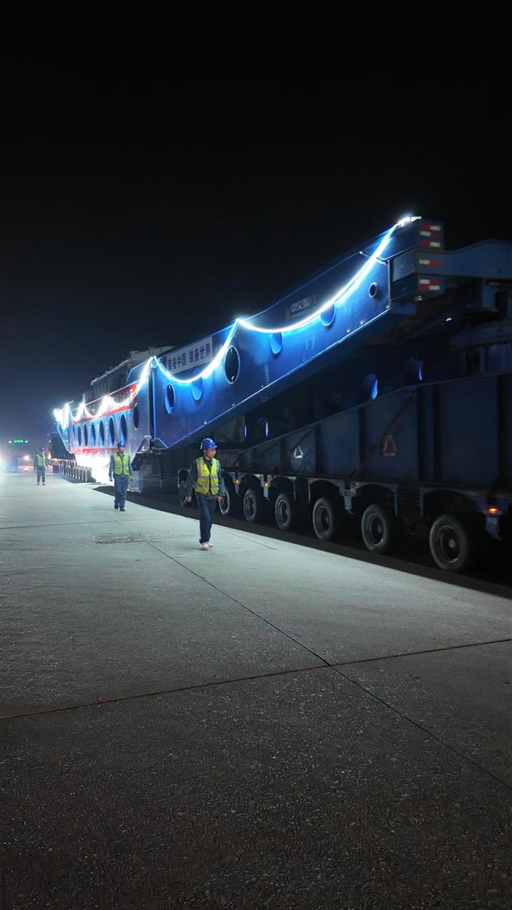 445吨“钢铁巨兽”出征！345公里运输历时三天，湖南交通科研院揭秘如何安全护送