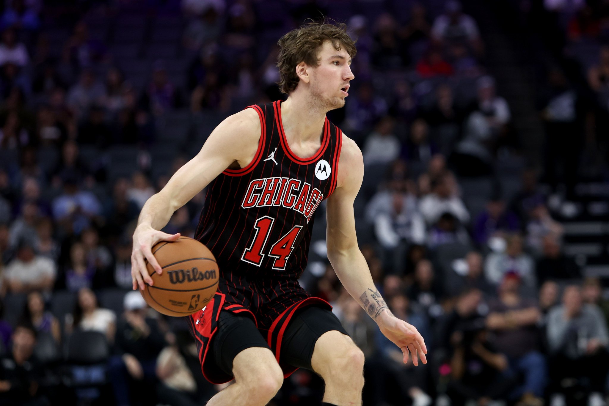 正负值-25最低！布泽利斯19中7拿到22分6板 三分11中4