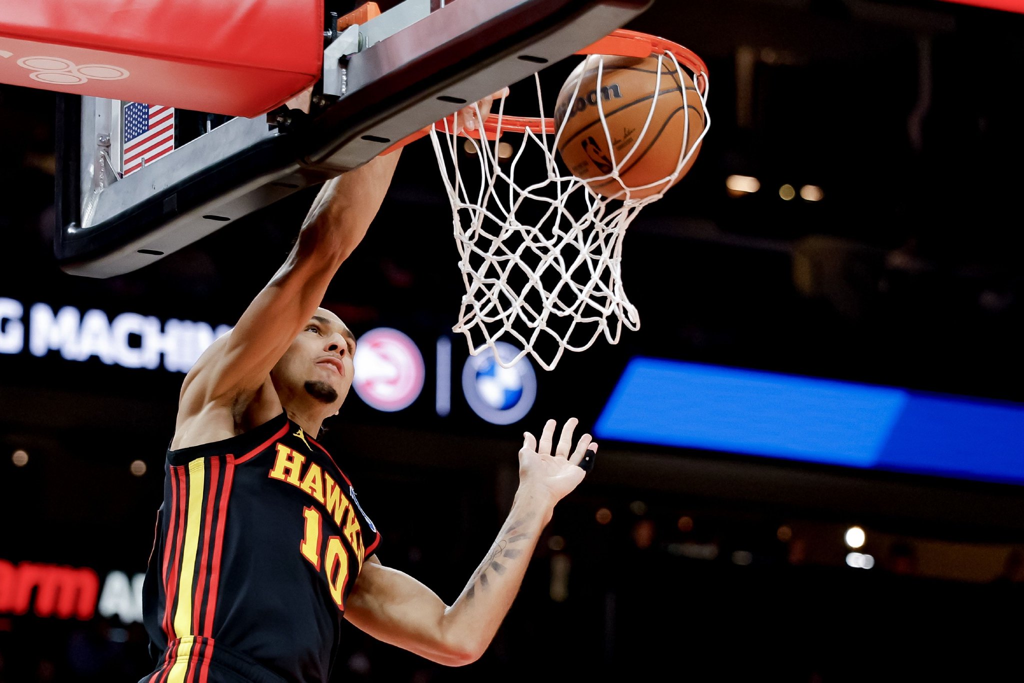 状元实力！里萨谢半场15分钟9中5砍16分8篮板 三分4中3