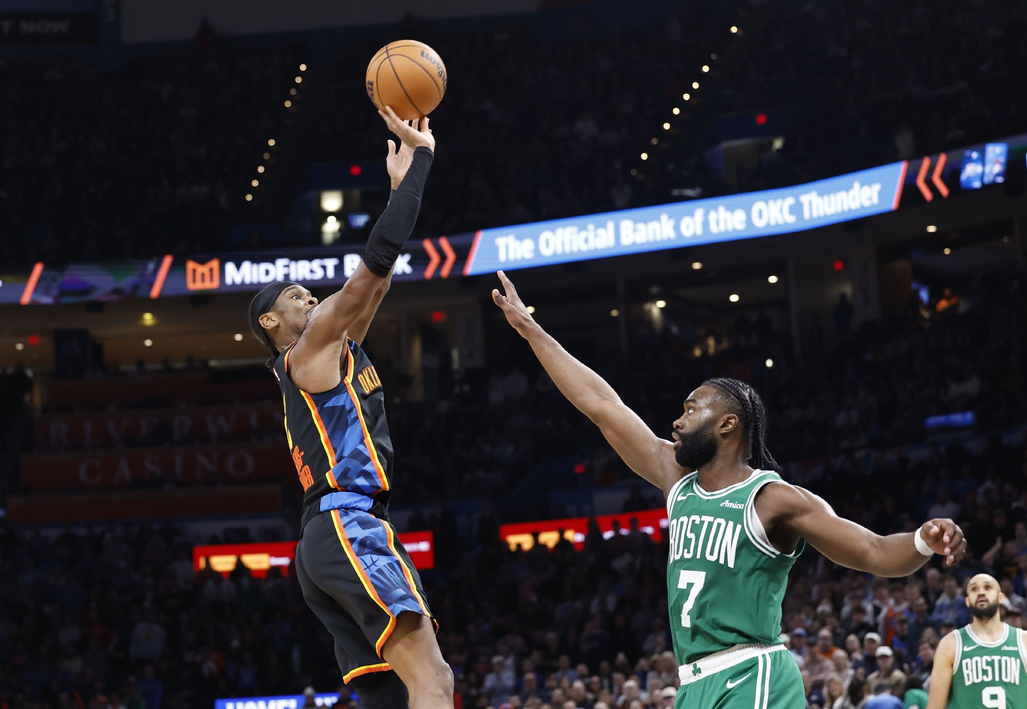 杰伦·布朗称赞亚历山大破纪录：伟大的标志就是这种稳定性