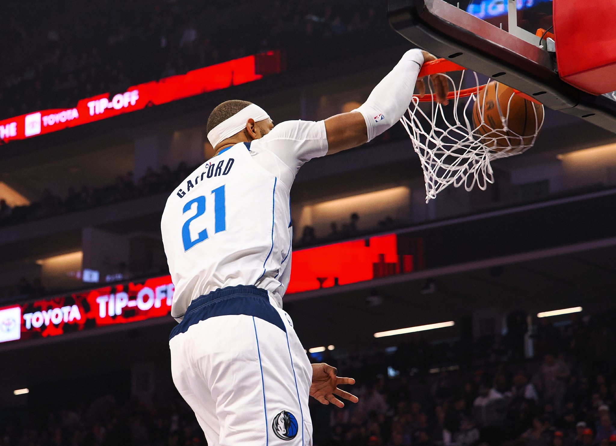 予取予求！加福德9中7砍半场最高17分8板 罚球5中3