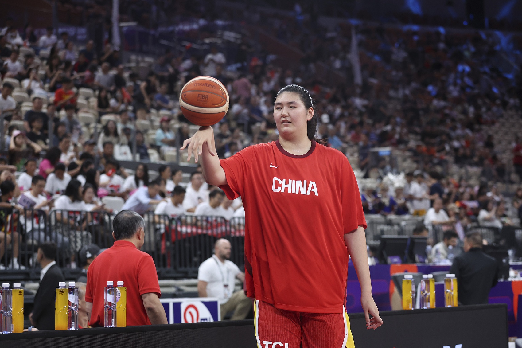 媒体人：张子宇是双刃剑 提供高效个人进攻 但影响全队的攻防发挥