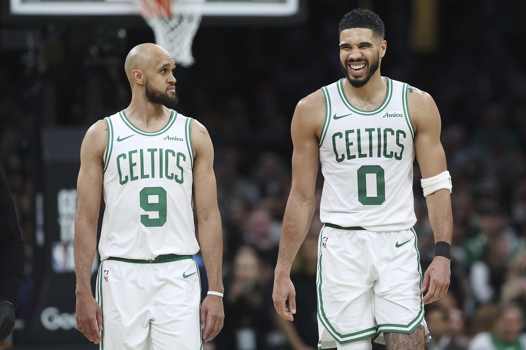 塔图姆不打那我也不打了！德里克·怀特因右膝挫伤缺阵雷霆