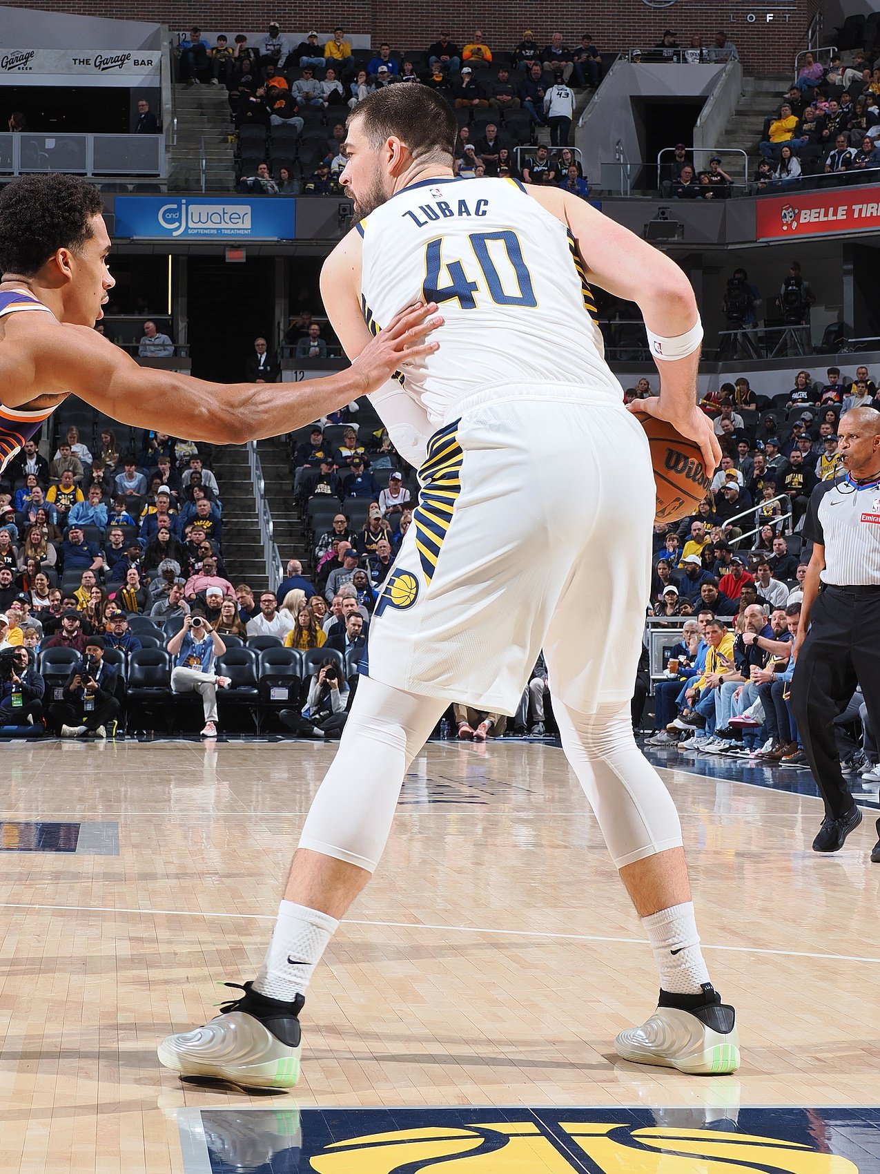 兢兢业业！祖巴茨迎首秀 半场16分钟6中4拿到8分6板