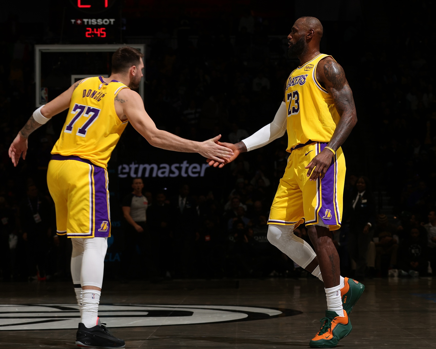 东契奇：我们需要给老詹更多投篮机会 并持续让他参与到进攻中来