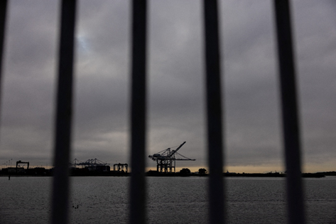 美最高法院裁定关税违法后大批企业要求索赔，美政府给出时间表：手动处理需“4431161小时”