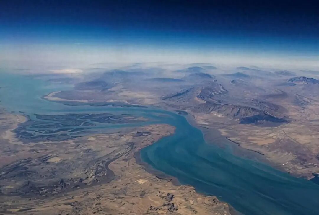 意外，霍尔木兹海峡突然封锁，炸出中国三十年惊天布局