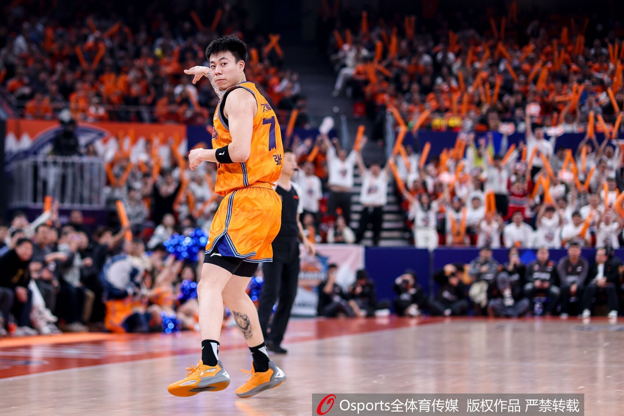 深度恐怖！上海队全队发力7人得分上双单场轰下129分