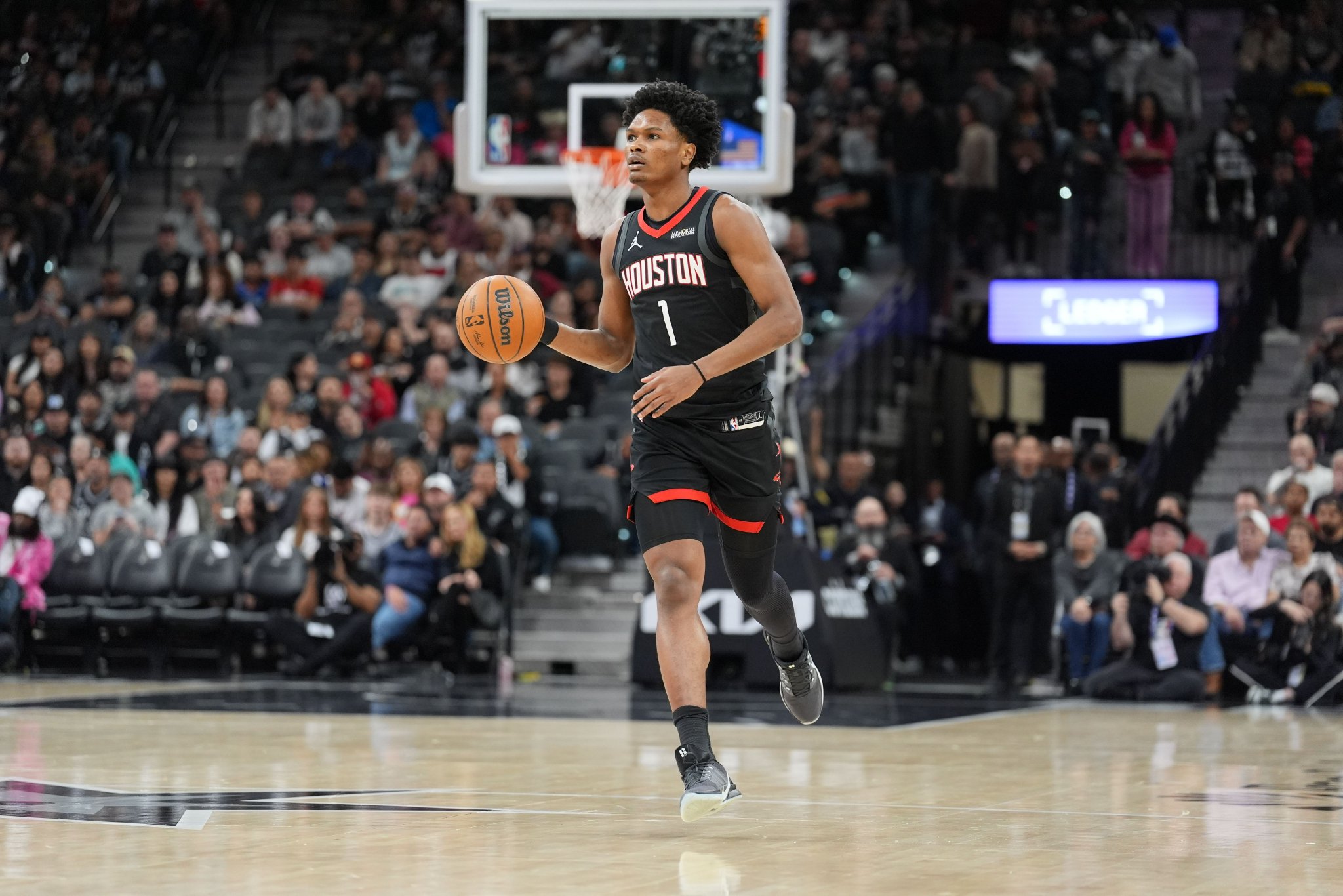 冲筐效果真好！阿门半场9中5&4罚全中砍15分7板2助 拼下4前场板