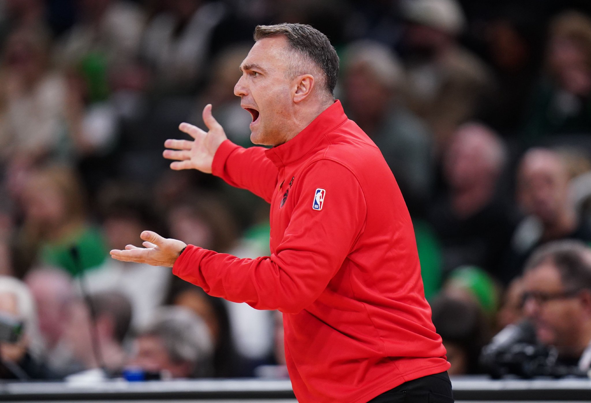 穆雷晃倒谢德后引发冲突！猛龙主帅：那不是我们真正的样子