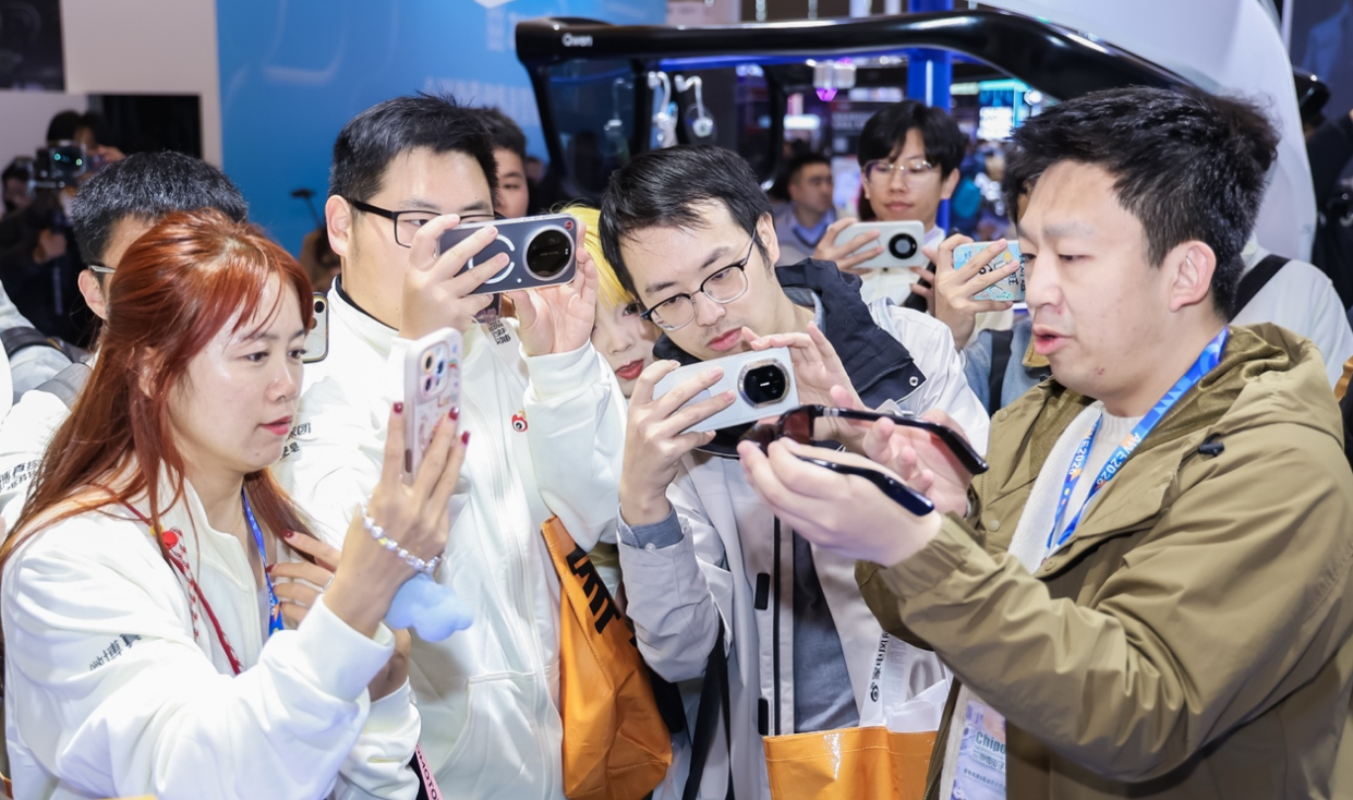 阿里的AI眼镜 图源：受访者供图