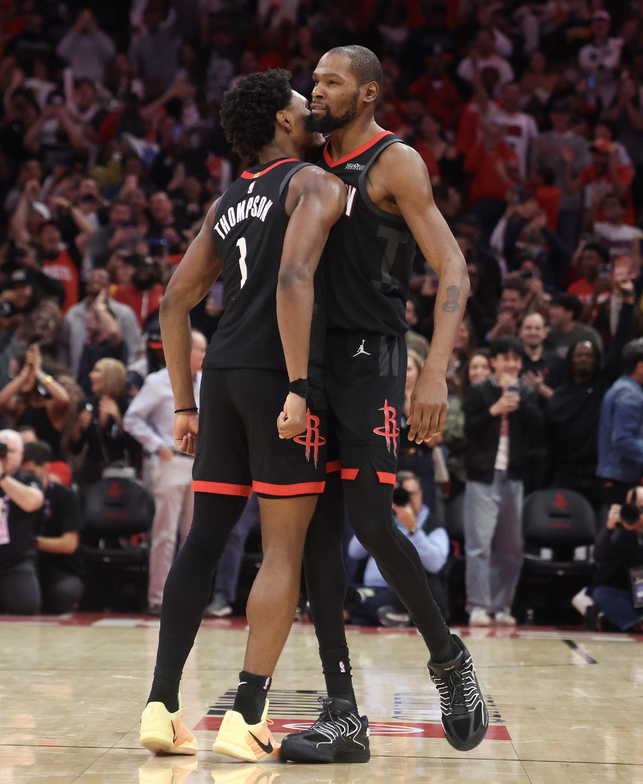 阿门：拥有KD这样的关键先生感觉真好 他今天又帮我们赢下了比赛